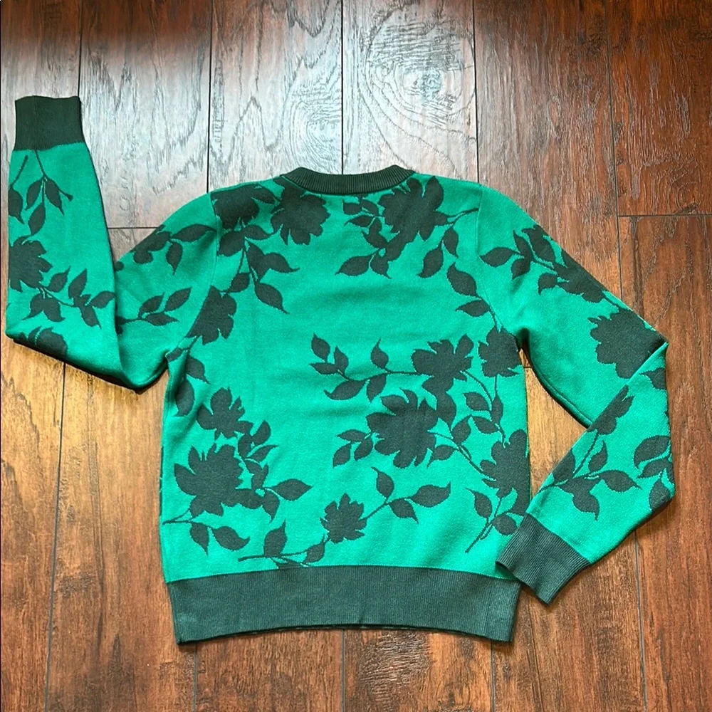 Staccato Green Crewneck Sweater with Floral Design - Picture 4 of 4